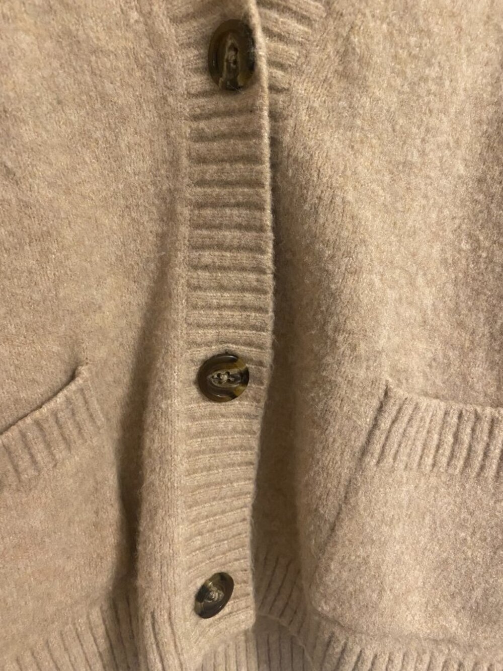 Women's Uniqlo Tan Cardigan Size Medium - Picture 7 of 9